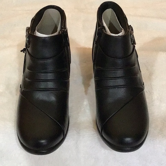 Croft And Barrow Sandtiger Ankle Boots - Picture 3 of 12